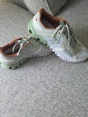 On Running Light Green Women's Sneakers